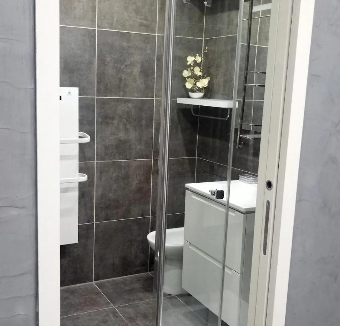 Elegant F2 With All Comforts In Center Of Cannes